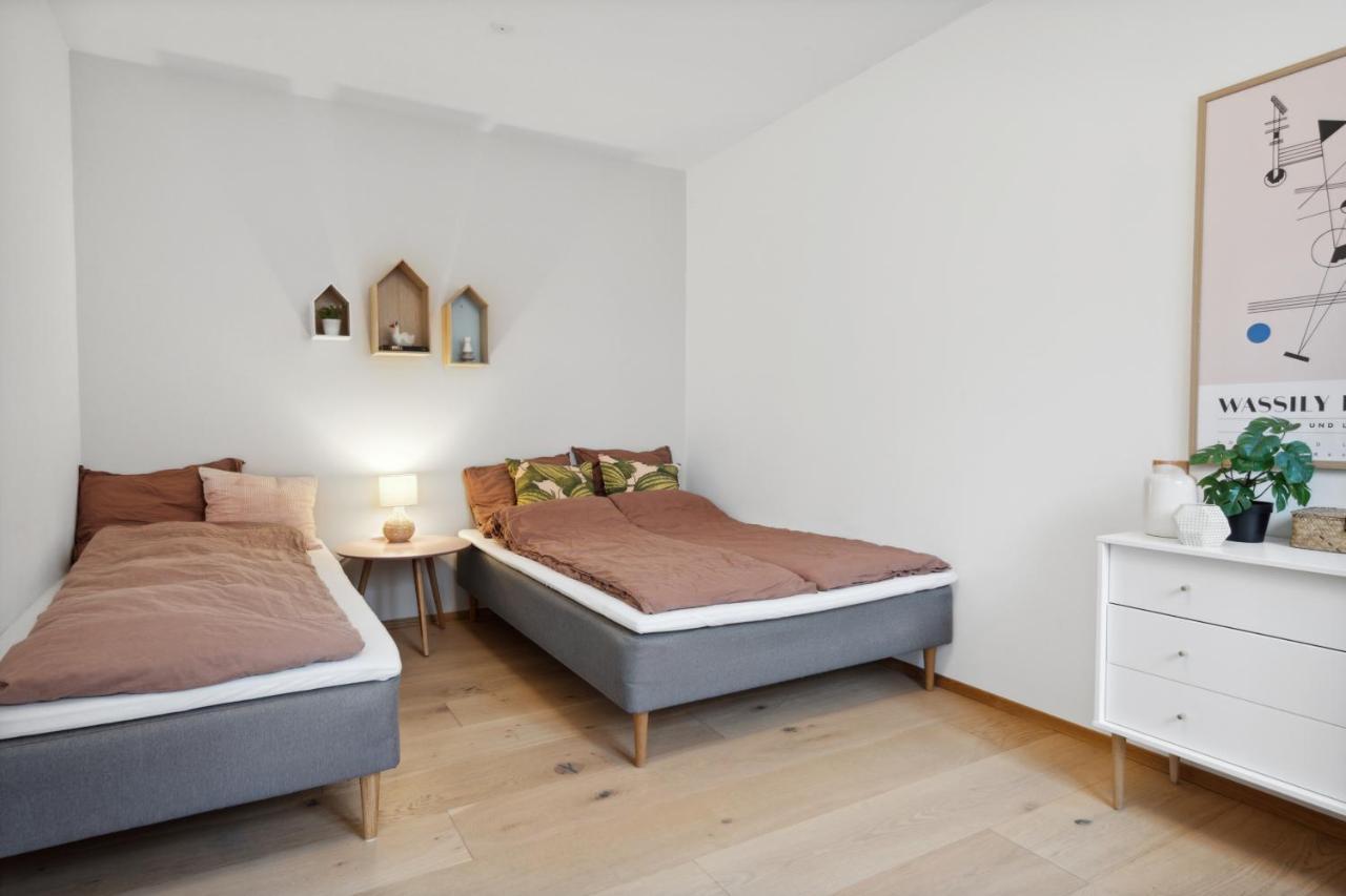 Central 3-Bedroom Apartment With Huge Terrace, Including Queen Size Beds อัลบอร์ ภายนอก รูปภาพ